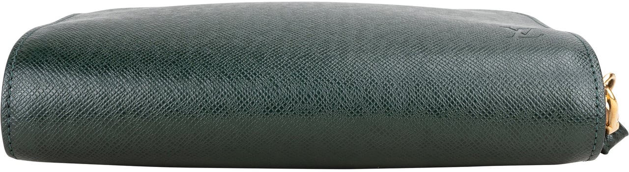 Louis Vuitton Louis Vuitton Green Taiga Leather Baikal Clutch Groen