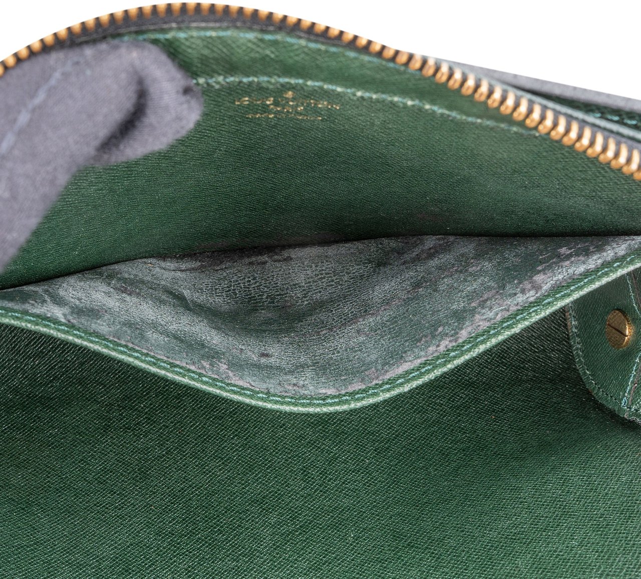 Louis Vuitton Louis Vuitton Green Taiga Leather Baikal Clutch Groen