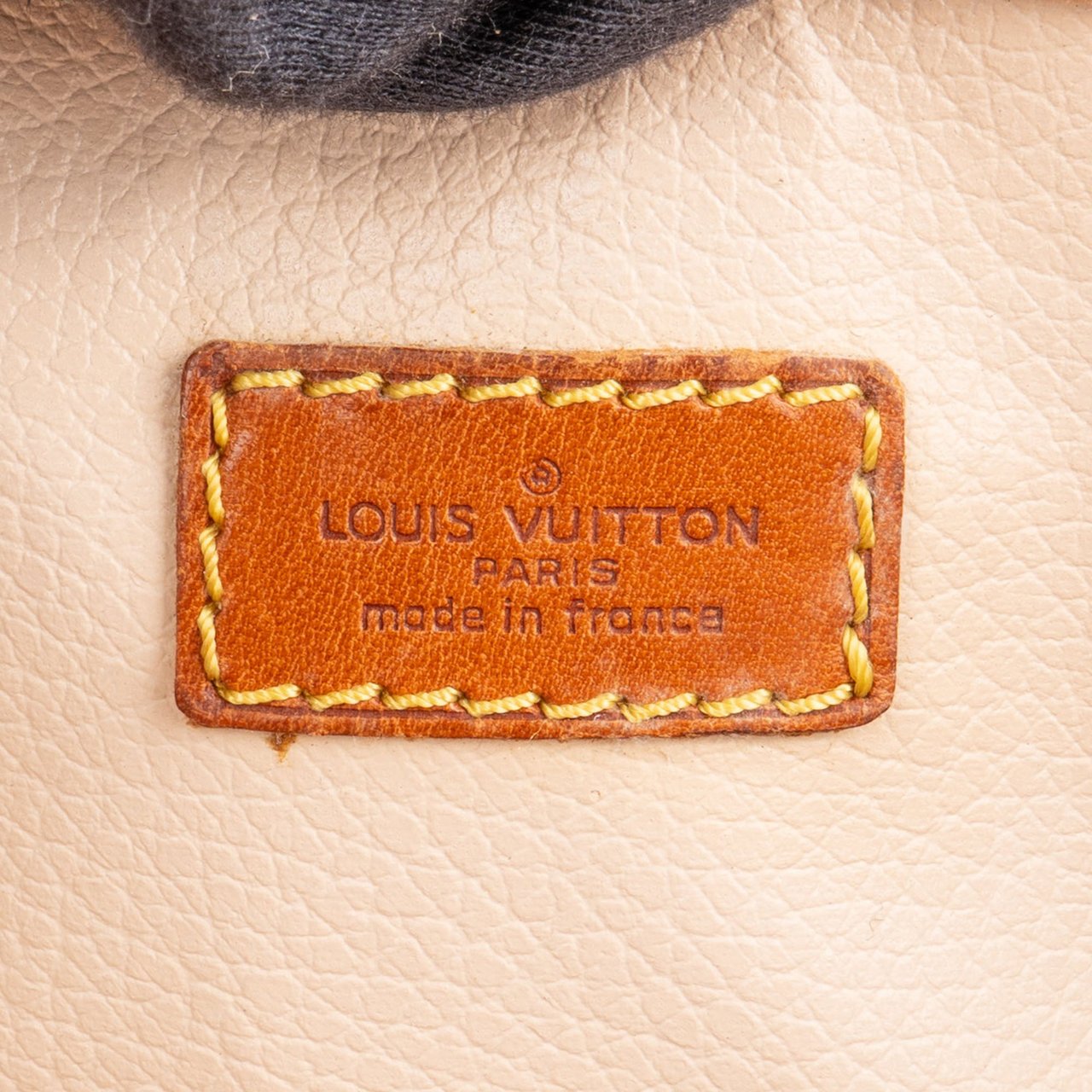 Louis Vuitton Louis Vuitton Canvas Monogram Sac Plat Handbag Bruin