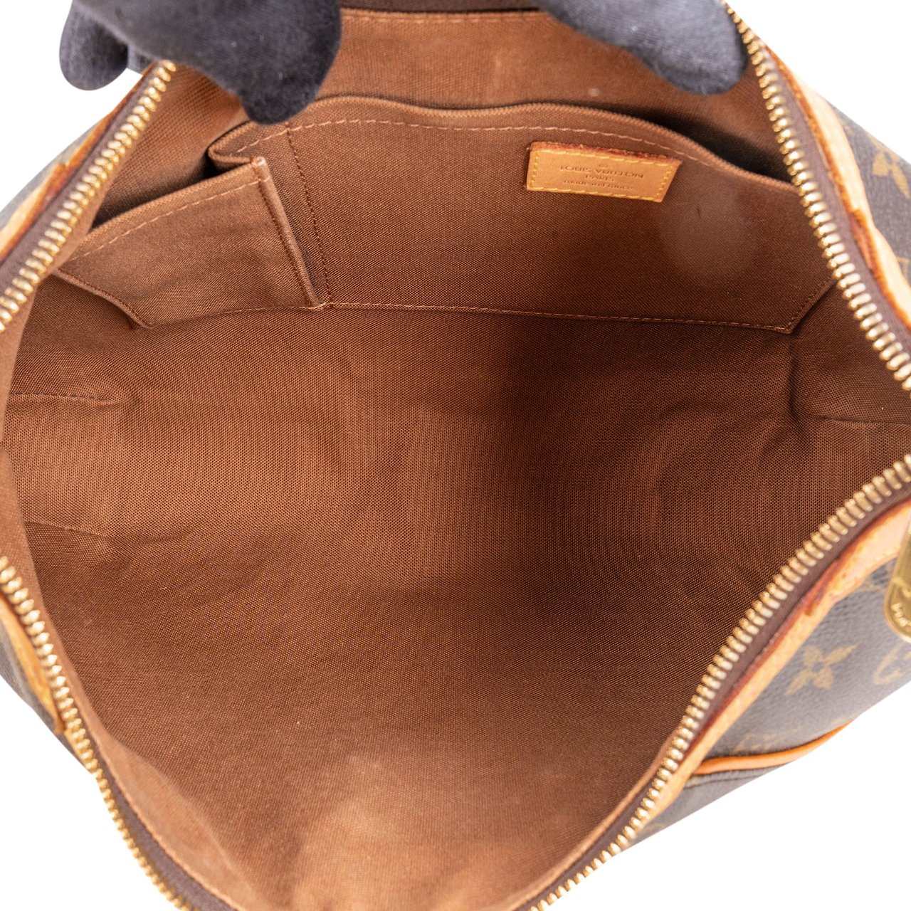 Louis Vuitton Louis Vuitton Canvas Monogram Thames GM Shoulder Bag Bruin