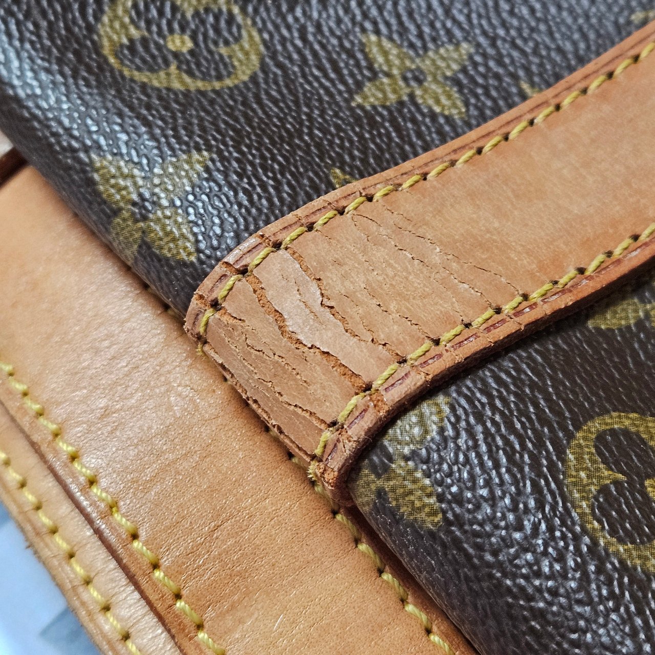 Louis Vuitton Louis Vuitton Canvas Monogram Keepall 60 Bandouliere Bruin