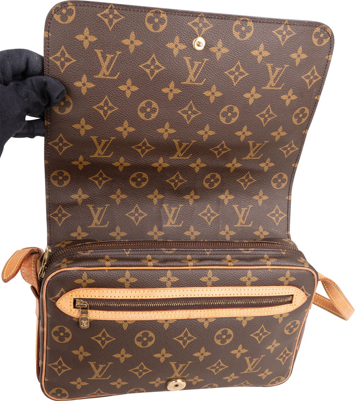 Louis Vuitton Louis Vuitton Canvas Monogram Saint Germain GM Crossbody Bag Bruin
