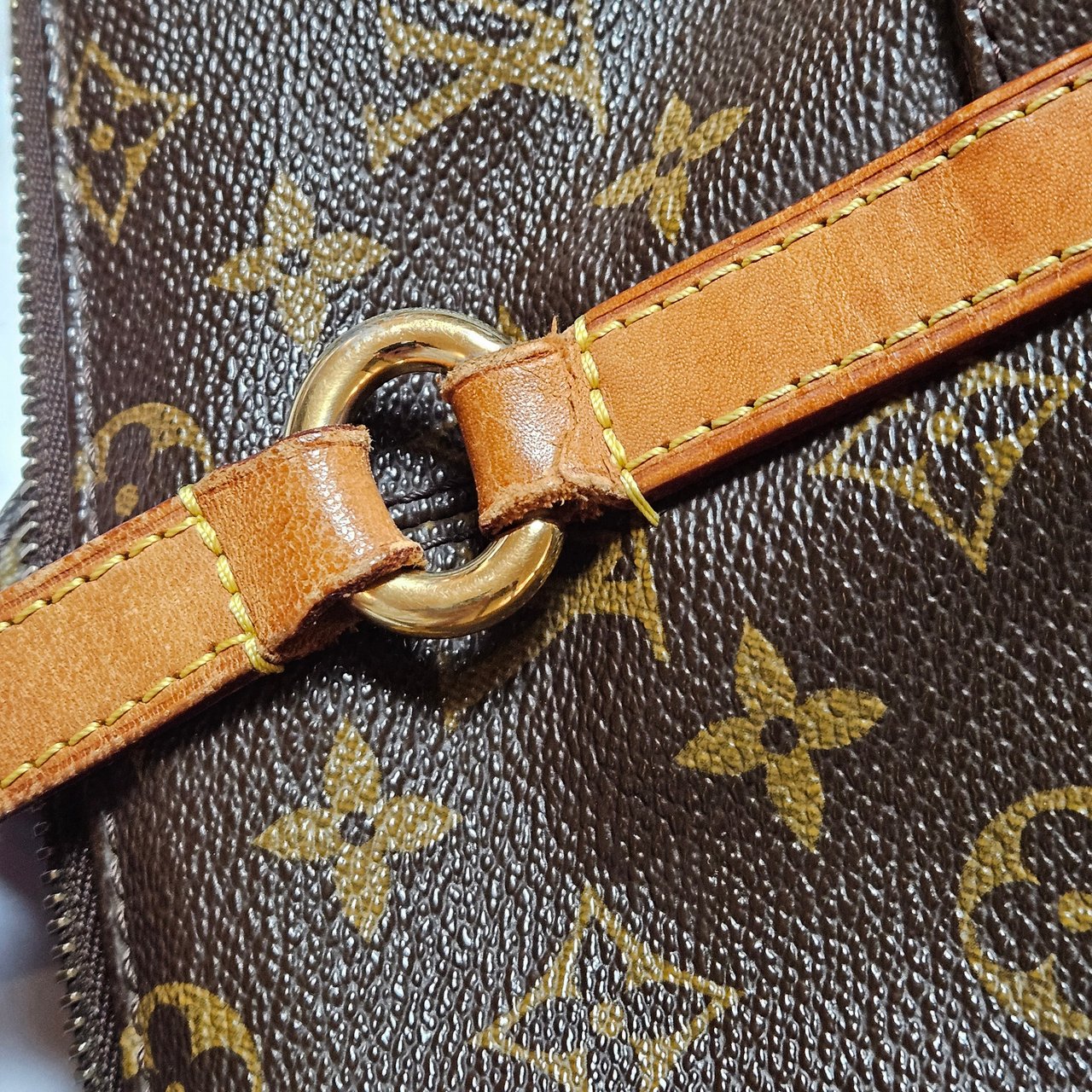 Louis Vuitton Louis Vuitton Canvas Monogram Totally GM Shoulder Bag Bruin