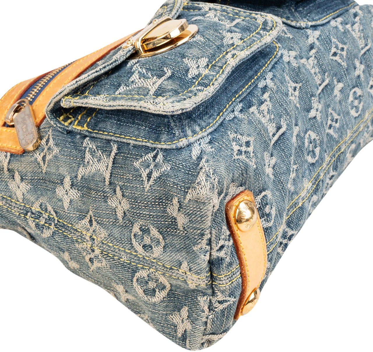 Louis Vuitton Louis Vuitton Denim Monogram Baggy PM Crossbody Bag Blauw