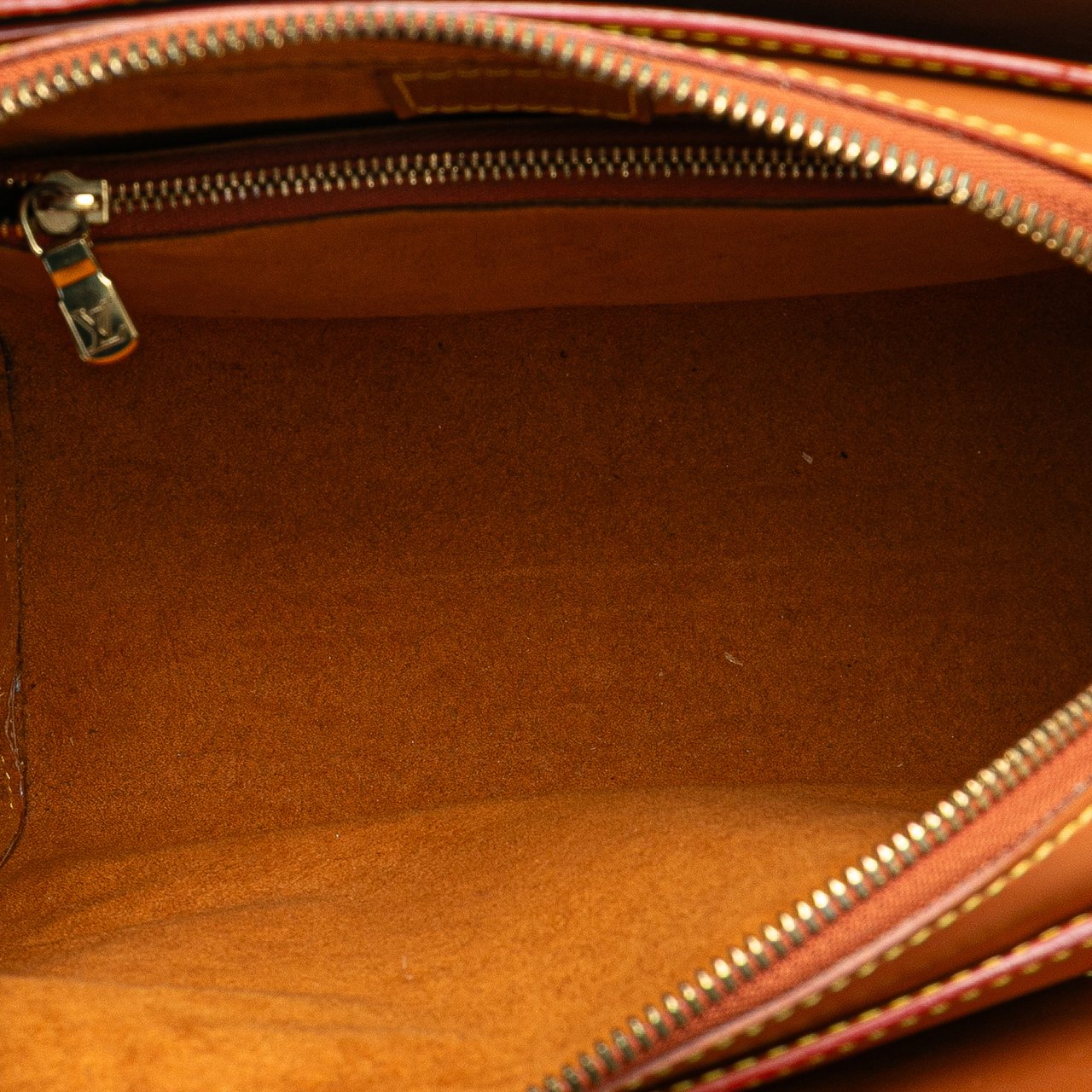 Louis Vuitton Epi Pont Neuf PM Bruin