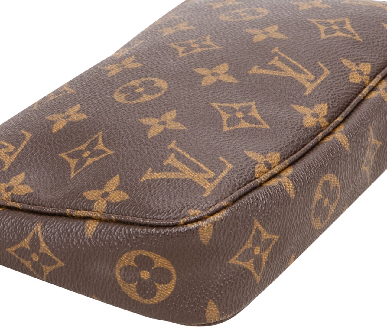 Louis Vuitton Canvas Monogram Pochette Accessoire Handbag Bruin