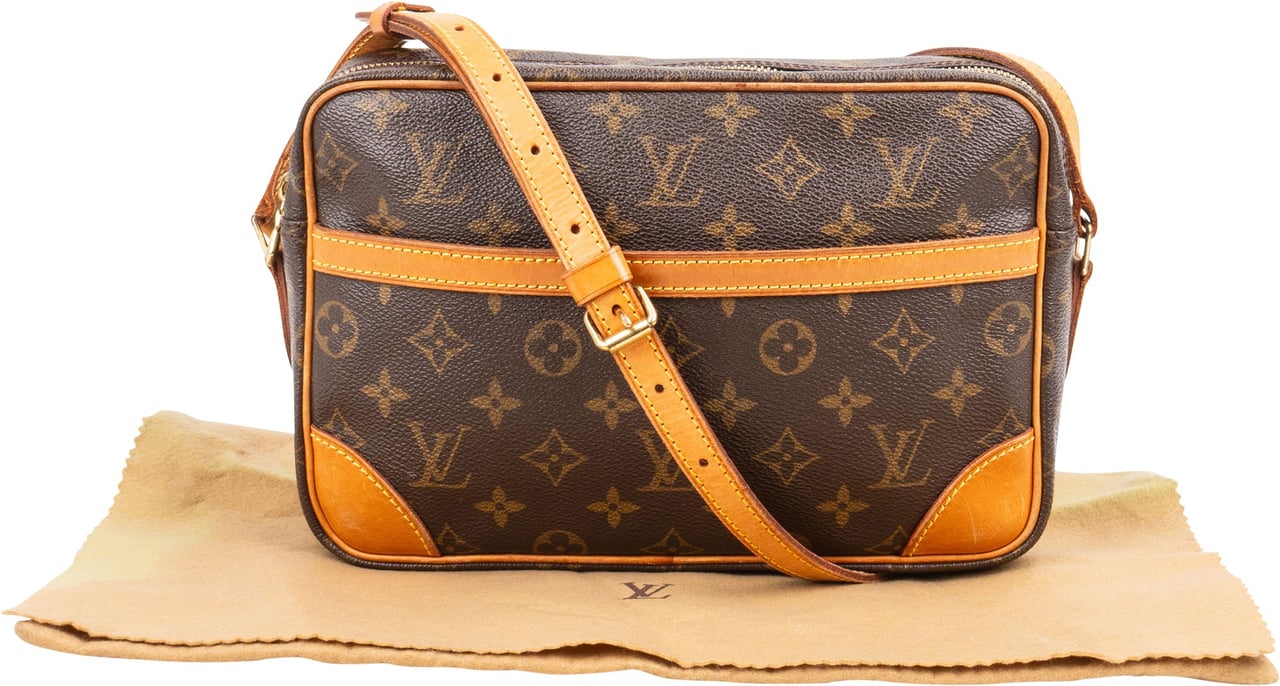 Louis Vuitton Louis Vuitton Canvas Monogram Trocadero 27 Crossbody Bag Bruin