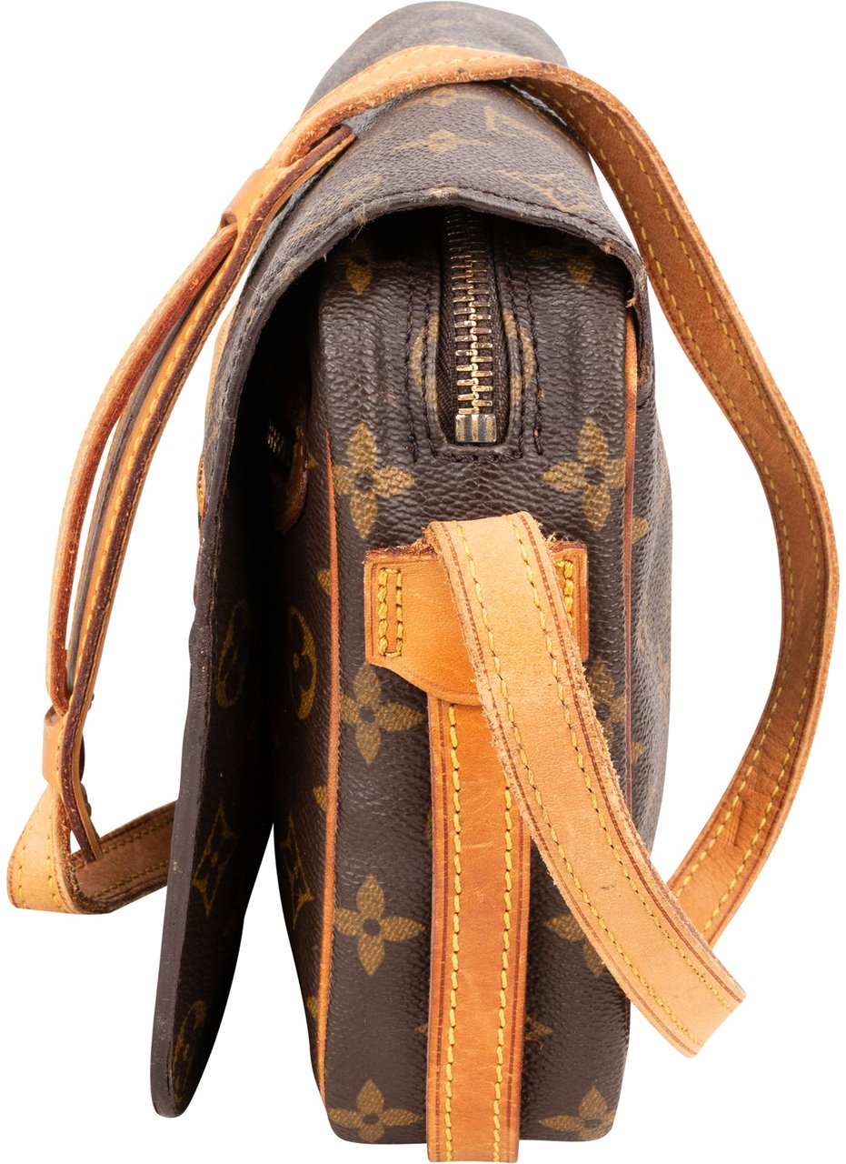Louis Vuitton Louis Vuitton Canvas Monogram Saint Germain GM Crossbody Bag Bruin