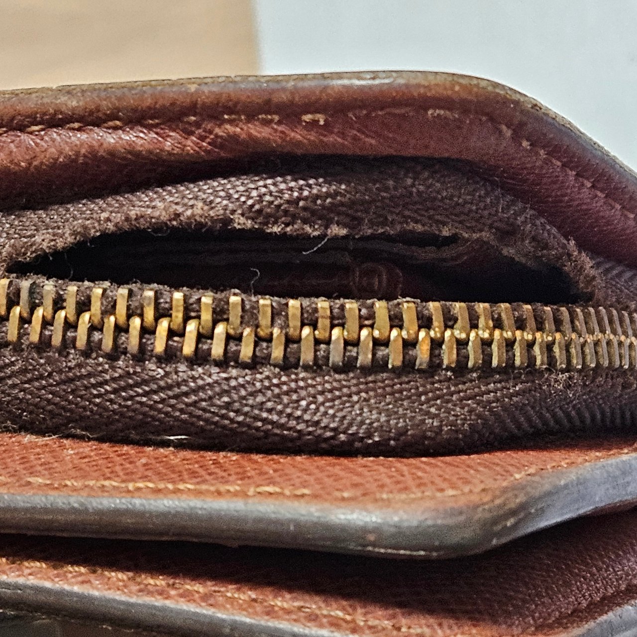 Louis Vuitton Louis Vuitton Canvas Monogram Compact Clip Wallet Bruin