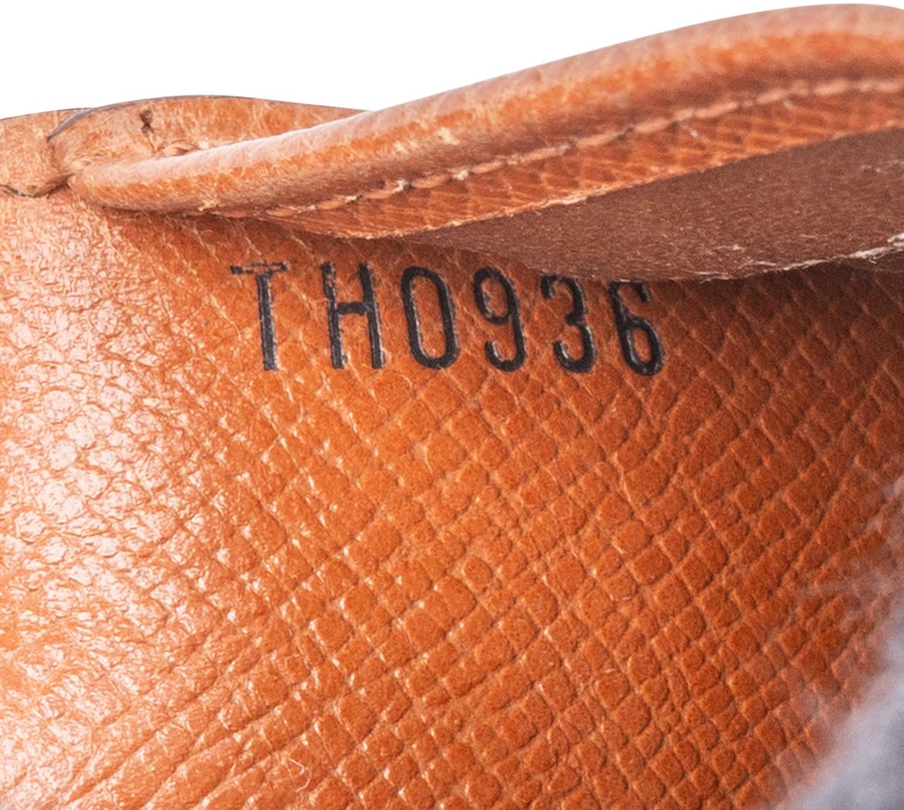 Louis Vuitton Louis Vuitton Canvas Monogram Sarah Wallet Bruin