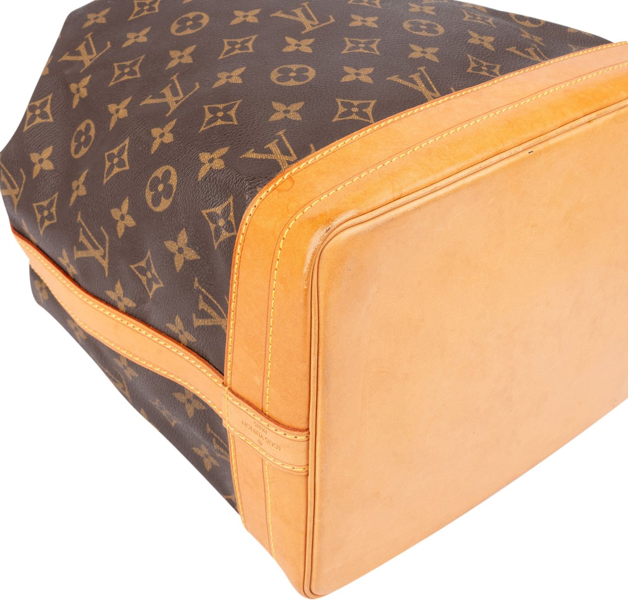 Louis Vuitton Louis Vuitton Canvas Monogram Sac Noe Grande Shoulder Bag Bruin