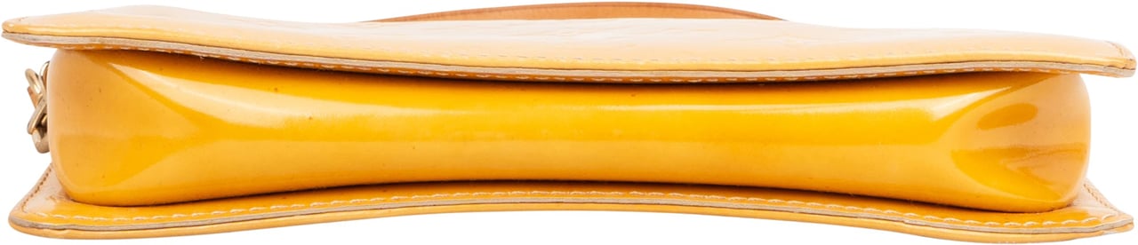 Louis Vuitton Vernis Monogram Lexington Pochette Handbag Geel