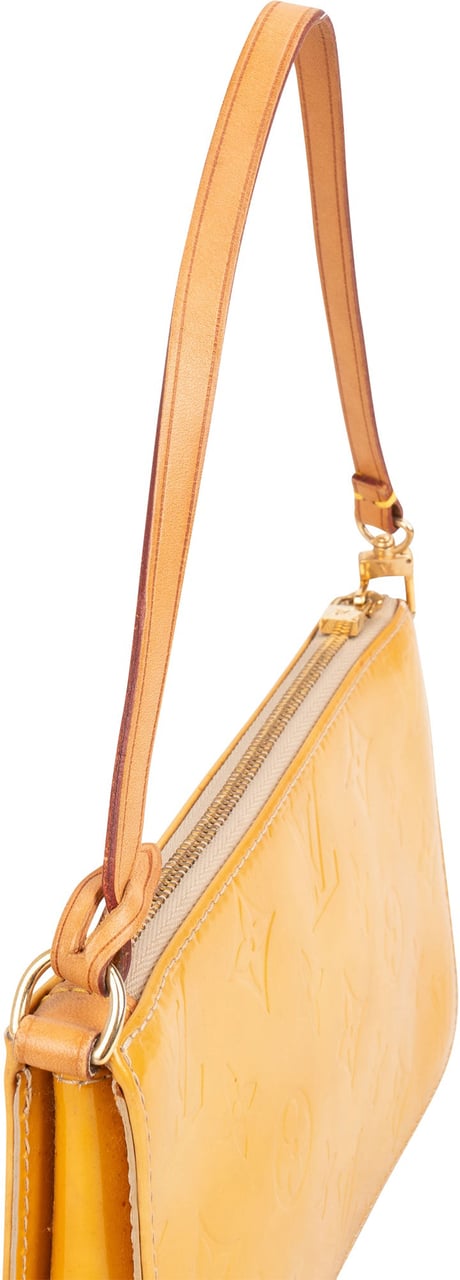 Louis Vuitton Louis Vuitton Vernis Monogram Lexington Pochette Handbag Geel