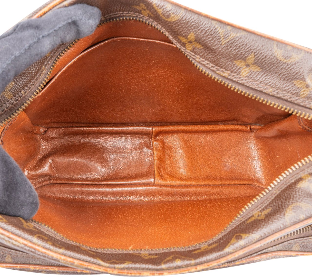 Louis Vuitton Louis Vuitton Canvas Monogram Nile GM Shoulder Bag Bruin