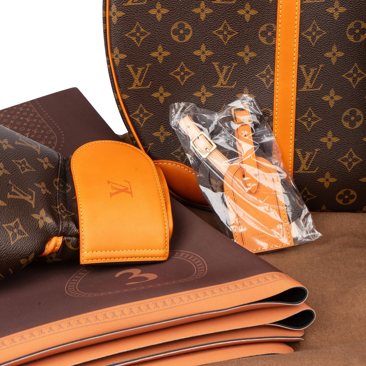 Louis Vuitton Louis Vuitton Canvas Monogram Limited Karl Lagerfeld Boxing Gloves Bruin
