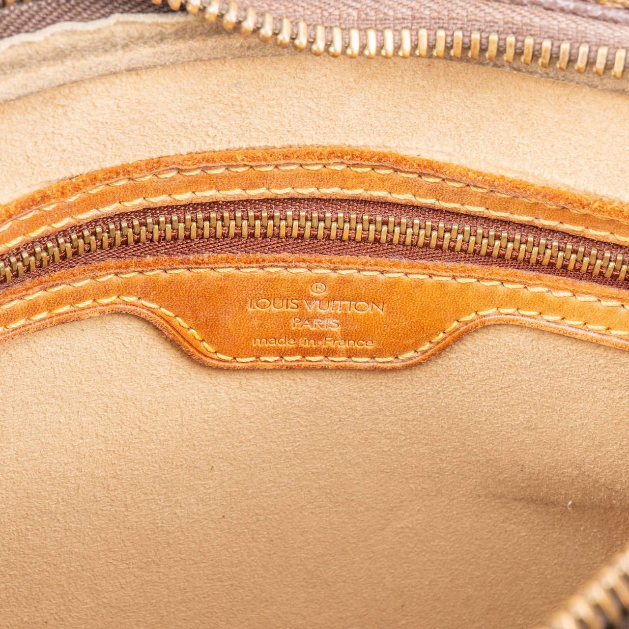 Louis Vuitton Louis Vuitton Canvas Monogram Looping MM Shoulder Bag Bruin