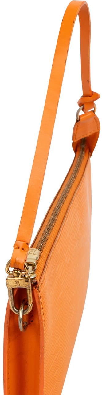 Louis Vuitton Louis Vuitton Orange Epi Leather Pochette Accessoire Handbag Oranje