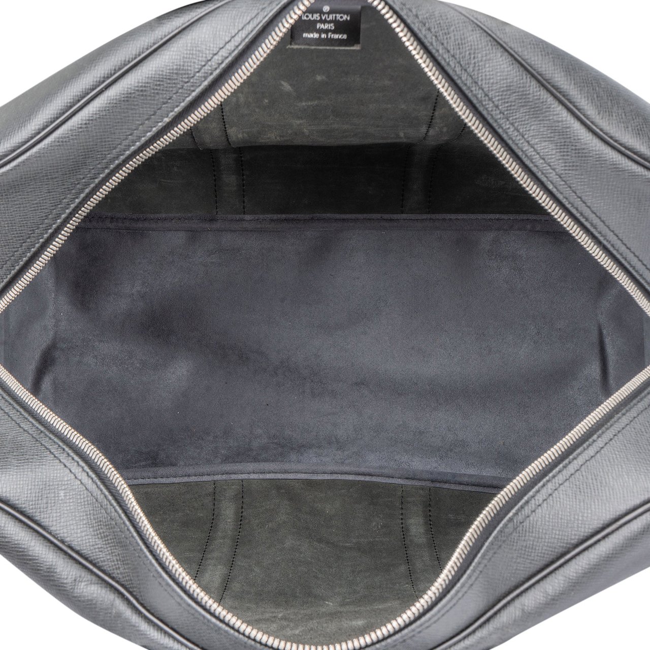 Louis Vuitton Louis Vuitton Noir Taiga Leather Kendall PM Travel Bag Zwart