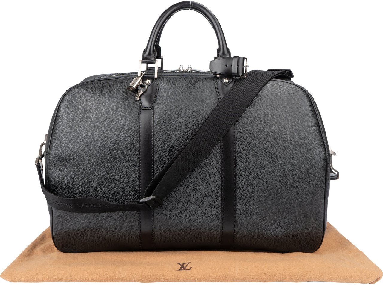 Louis Vuitton Louis Vuitton Noir Taiga Leather Kendall PM Travel Bag Zwart