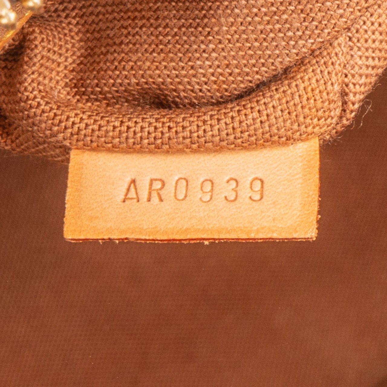 Louis Vuitton Louis Vuitton Canvas Monogram Alma PM Handbag Bruin