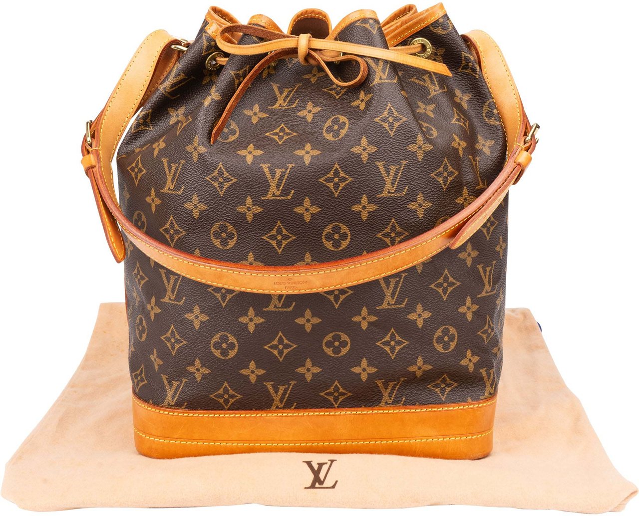 Louis Vuitton Louis Vuitton Canvas Monogram Sac Noe Grande Shoulder Bag Bruin