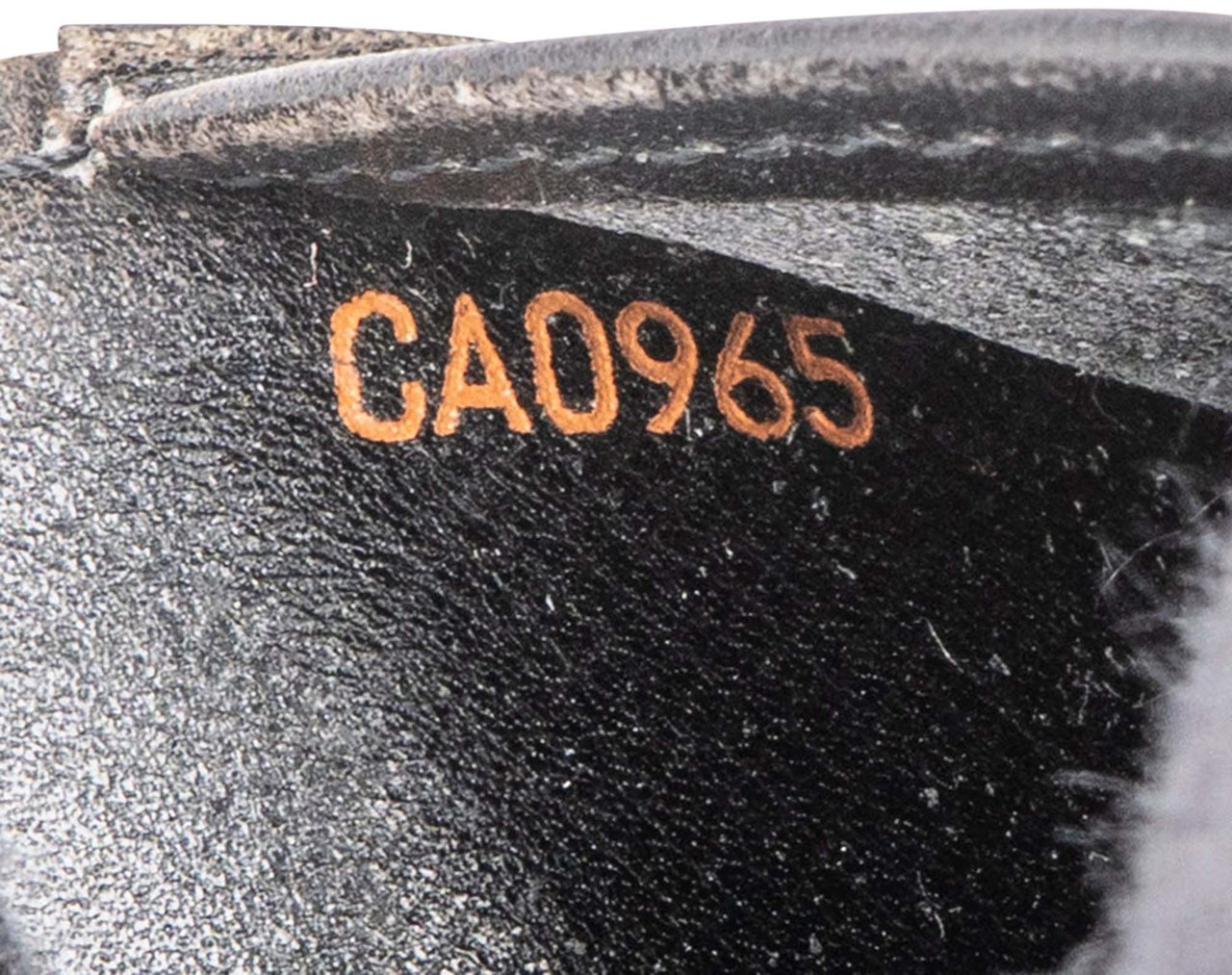 Louis Vuitton Louis Vuitton Green Taiga Leather Agenda PM Groen