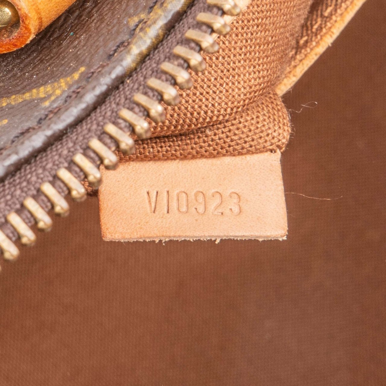 Louis Vuitton Louis Vuitton Canvas Monogram Alma PM Handbag Bruin