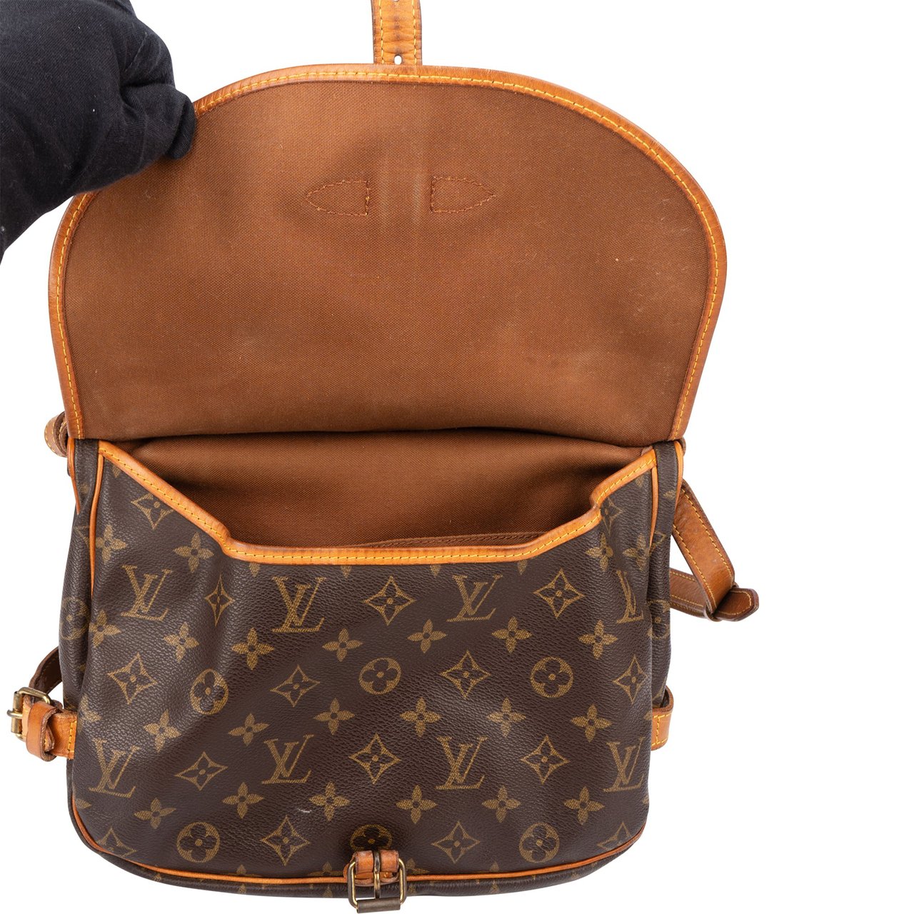Louis Vuitton Louis Vuitton Canvas Monogram Saumur 30 Crossbody Bag Bruin