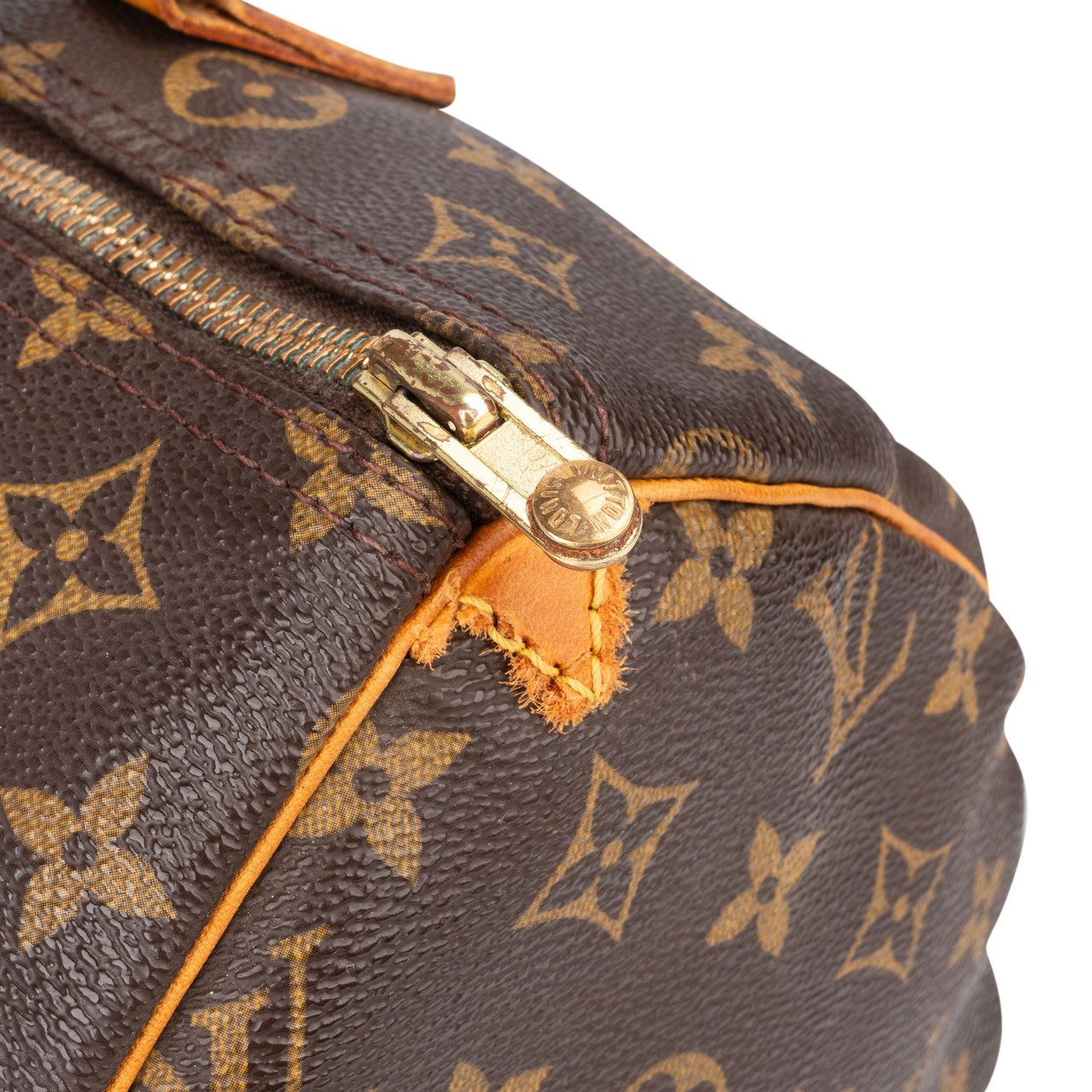 Louis Vuitton Louis Vuitton Canvas Monogram Speedy 30 Handbag Bruin