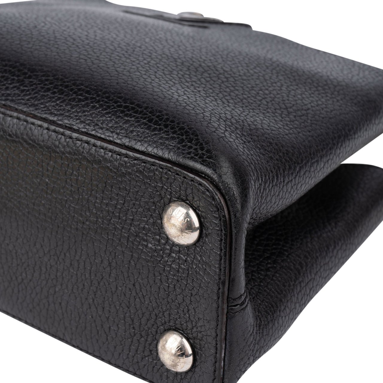 Louis Vuitton Louis Vuitton Noir Taurillon Capucines BB Handbag Zwart