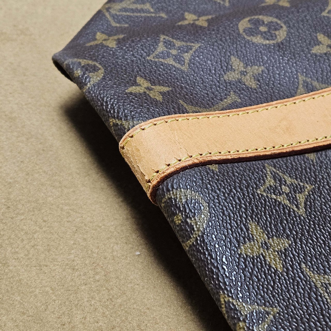 Louis Vuitton Louis Vuitton Canvas Monogram Keepall 55 Bruin