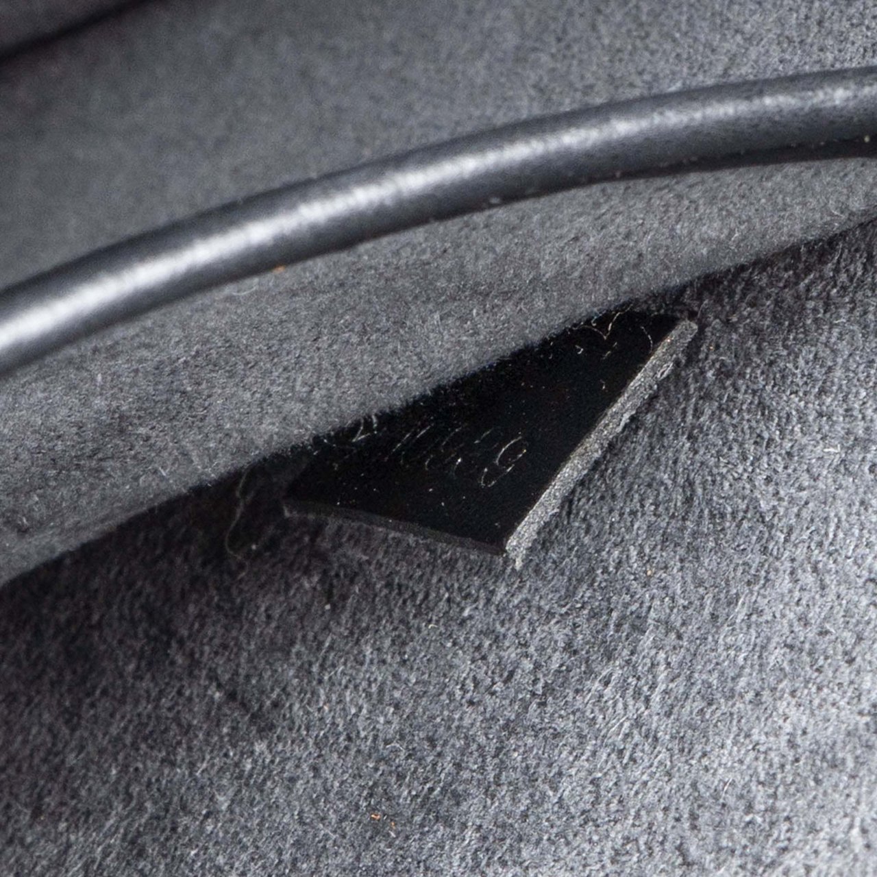 Louis Vuitton Louis Vuitton Noir Epi Leather Ombre Handbag Zwart