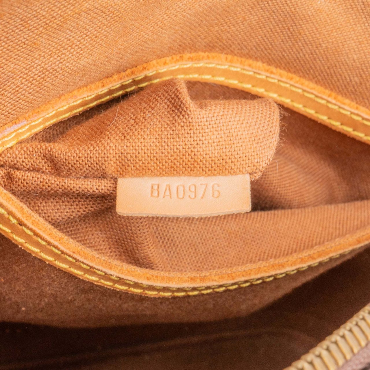 Louis Vuitton Louis Vuitton Canvas Monogram Alma PM Handbag Bruin