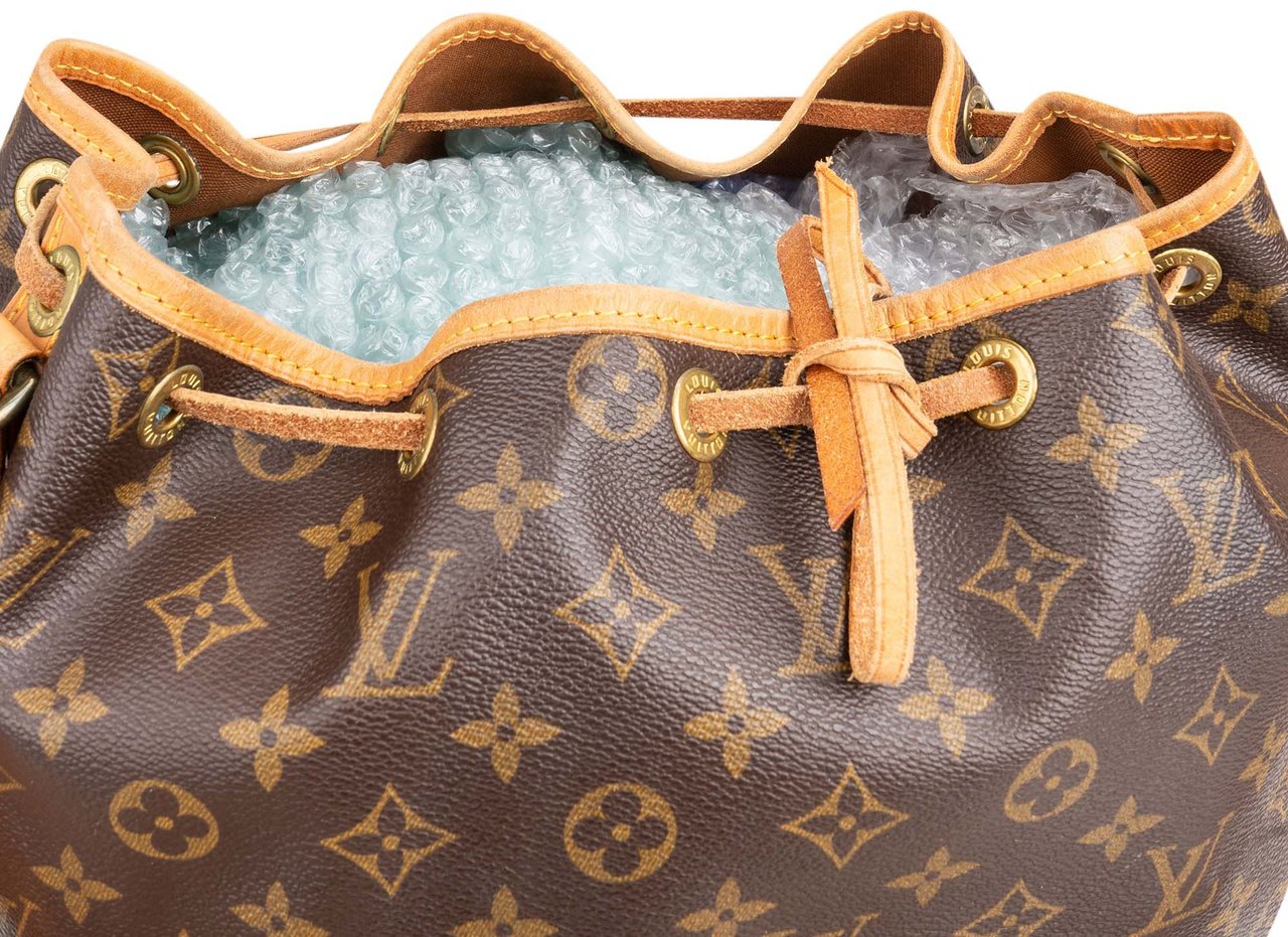 Louis Vuitton Louis Vuitton Canvas Monogram Sac Noe Grande Shoulder Bag Bruin
