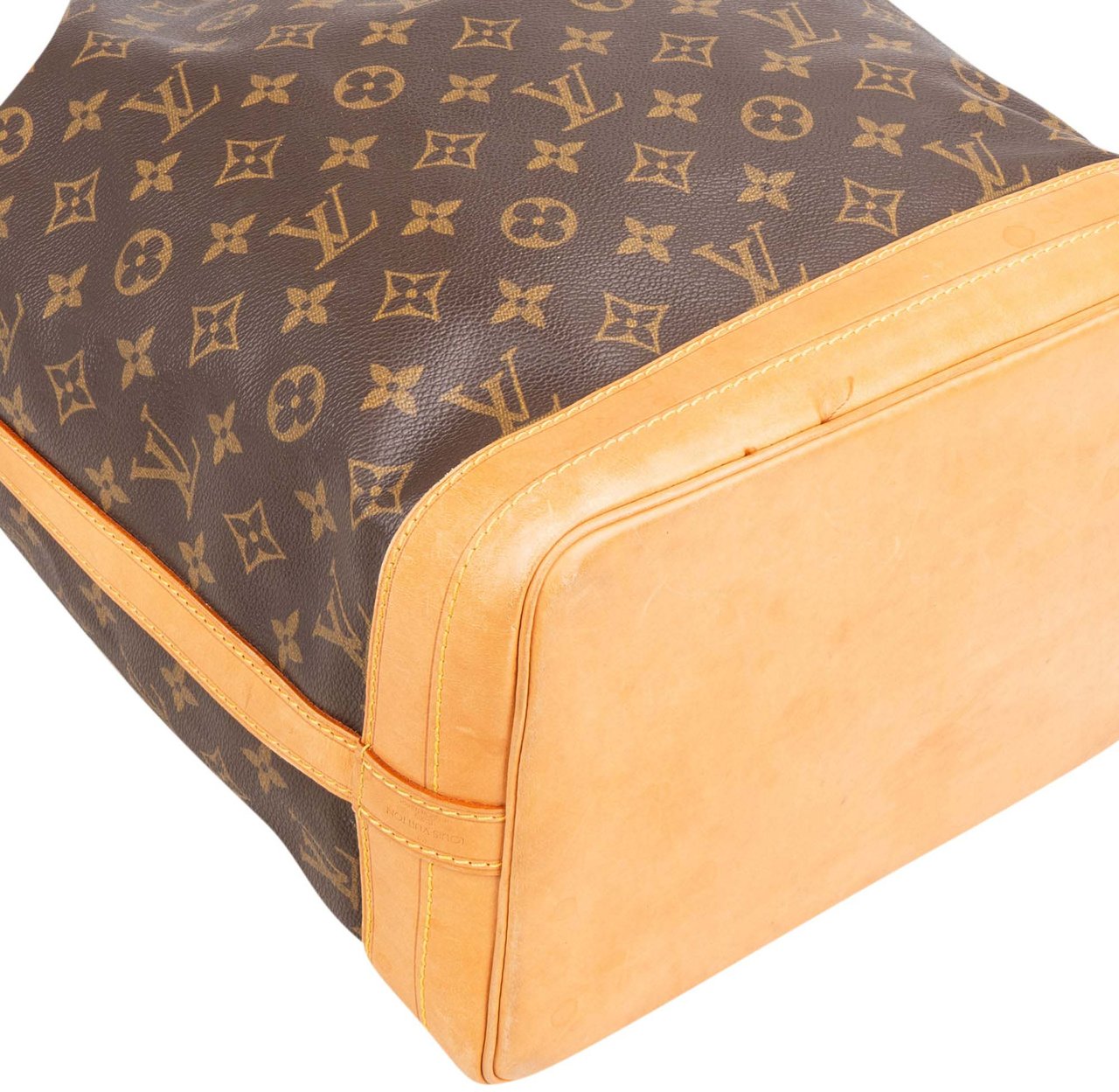 Louis Vuitton Louis Vuitton Canvas Monogram Sac Noe Grande Shoulder Bag Bruin