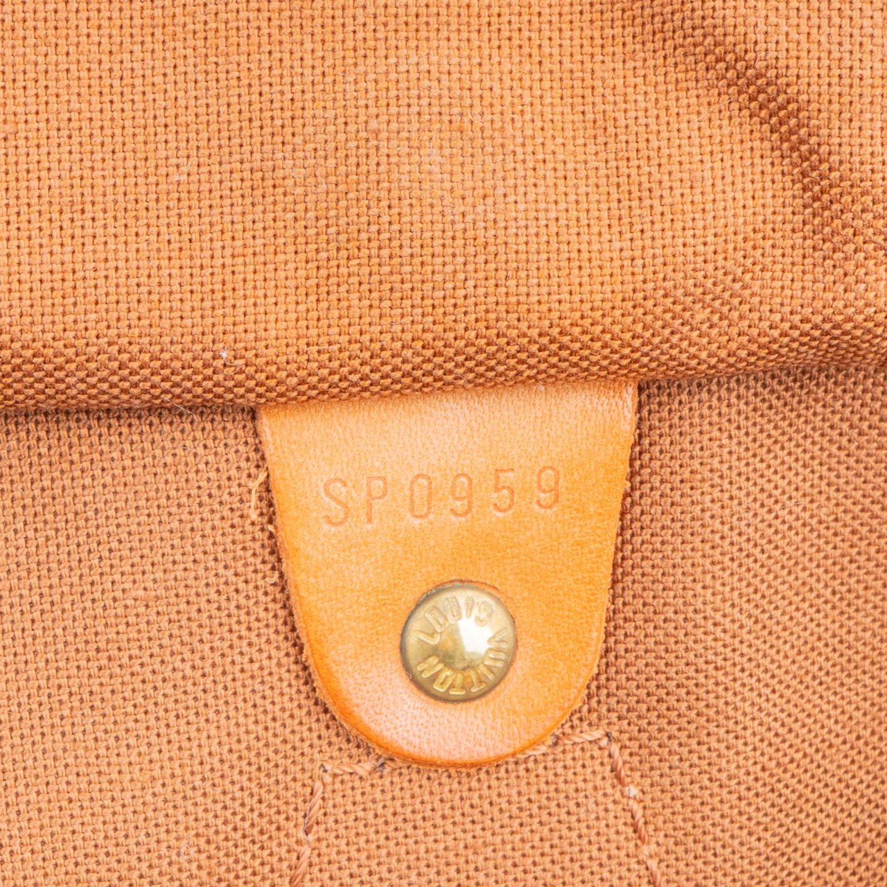 Louis Vuitton Louis Vuitton Canvas Monogram Speedy 30 Handbag Bruin