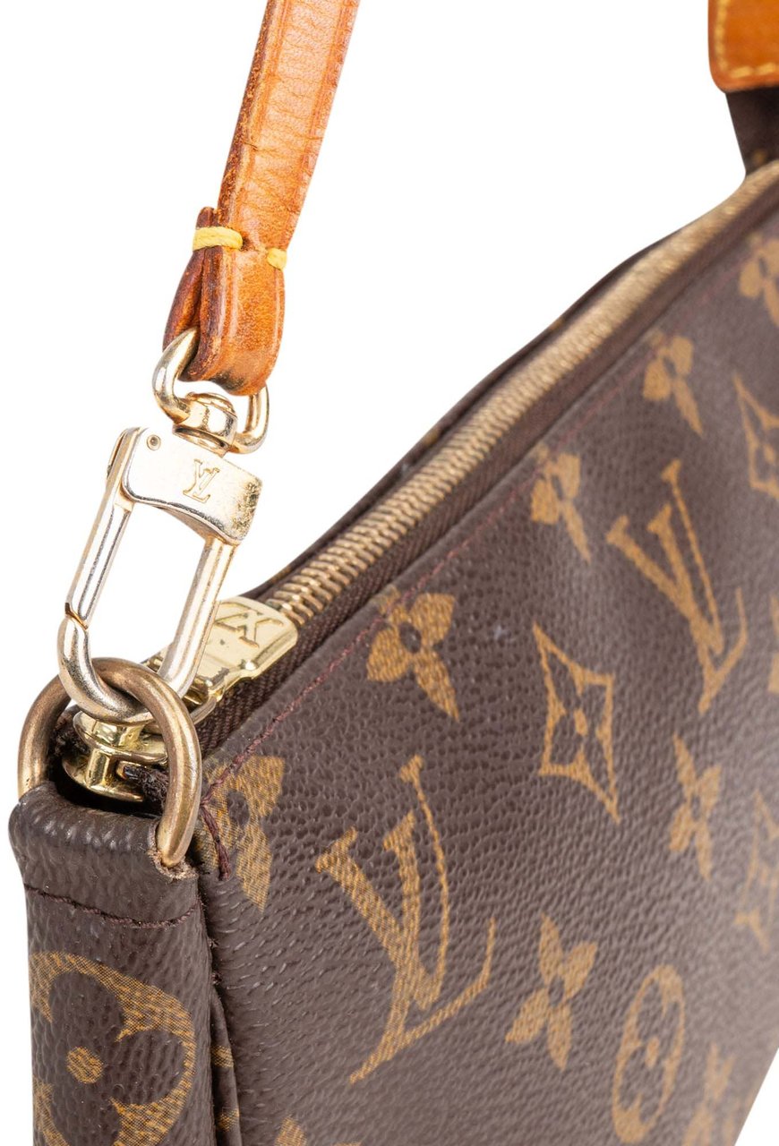 Louis Vuitton Louis Vuitton Canvas Monogram Pochette Accessoire Handbag Bruin