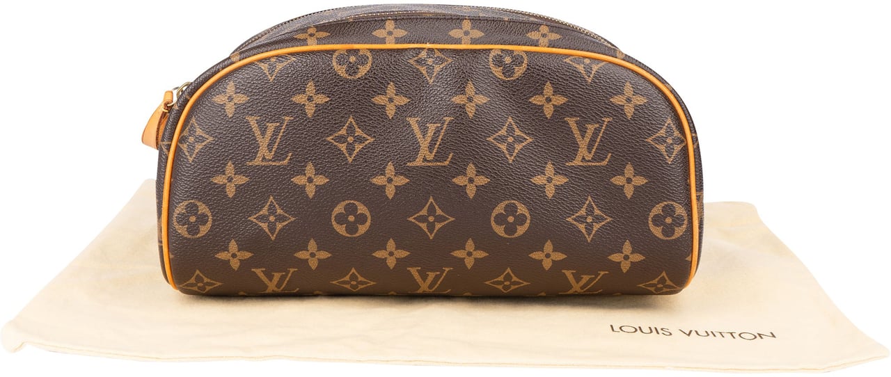 Louis Vuitton Louis Vuitton Canvas Monogram King Size Toiletry Bag Bruin