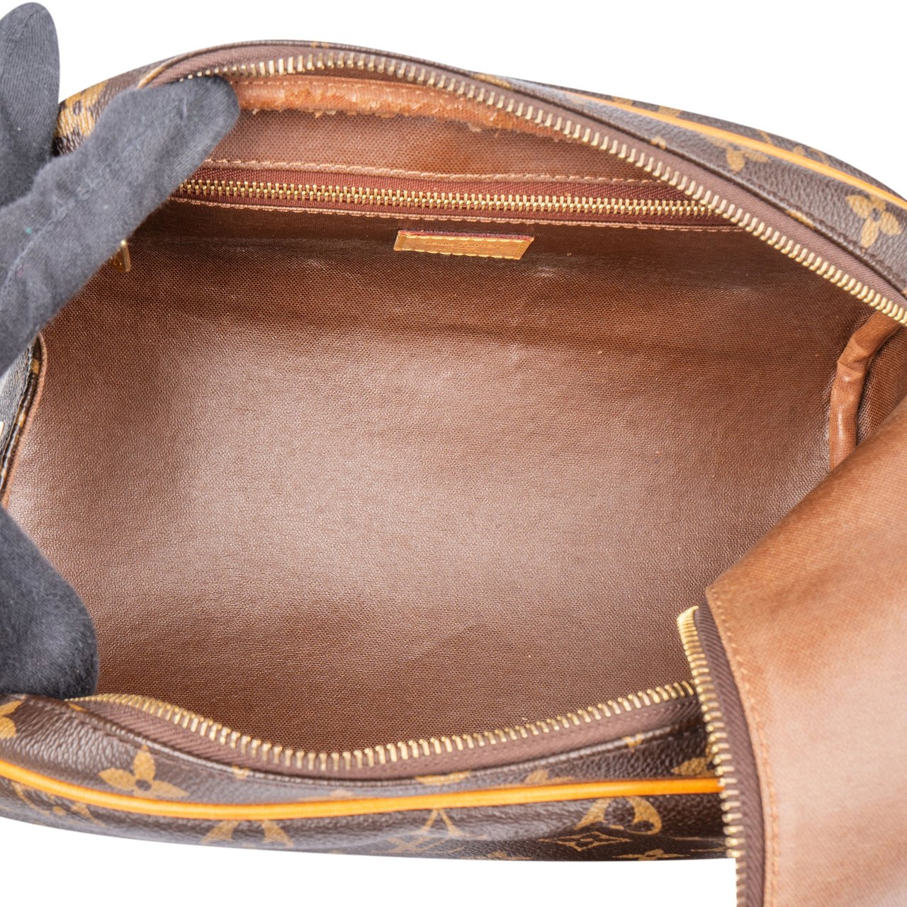 Louis Vuitton Louis Vuitton Canvas Monogram King Size Toiletry Bag Bruin