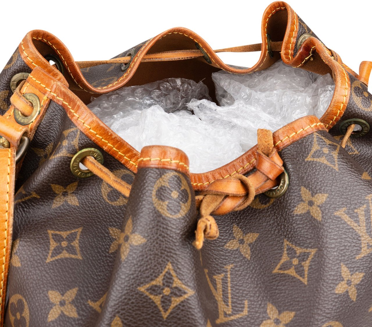 Louis Vuitton Louis Vuitton Canvas Monogram Sac Noe Grande Shoulder Bag Bruin