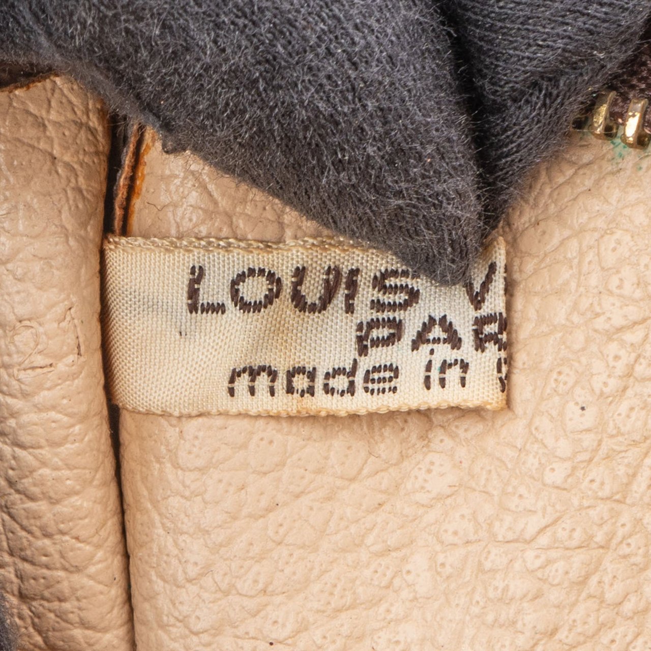 Louis Vuitton Louis Vuitton Canvas Monogram Poche Toilette Clutch Bruin