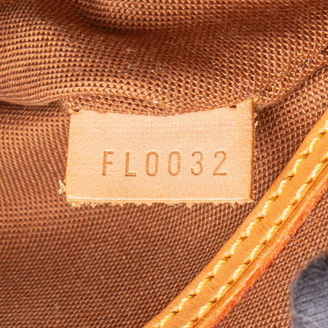 Louis Vuitton Louis Vuitton Canvas Monogram Alma PM Handbag Bruin