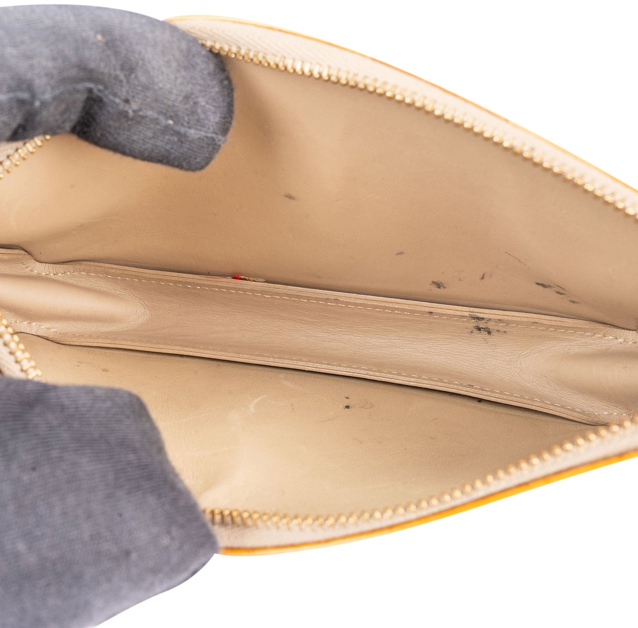 Louis Vuitton Louis Vuitton Vernis Monogram Lexington Pochette Handbag Geel