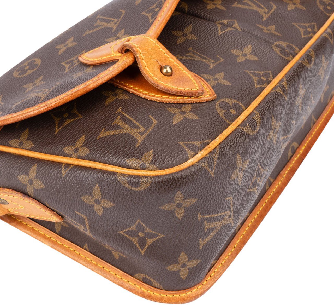 Louis Vuitton Canvas Monogram Gibeciere PM Crossbody Bag Bruin
