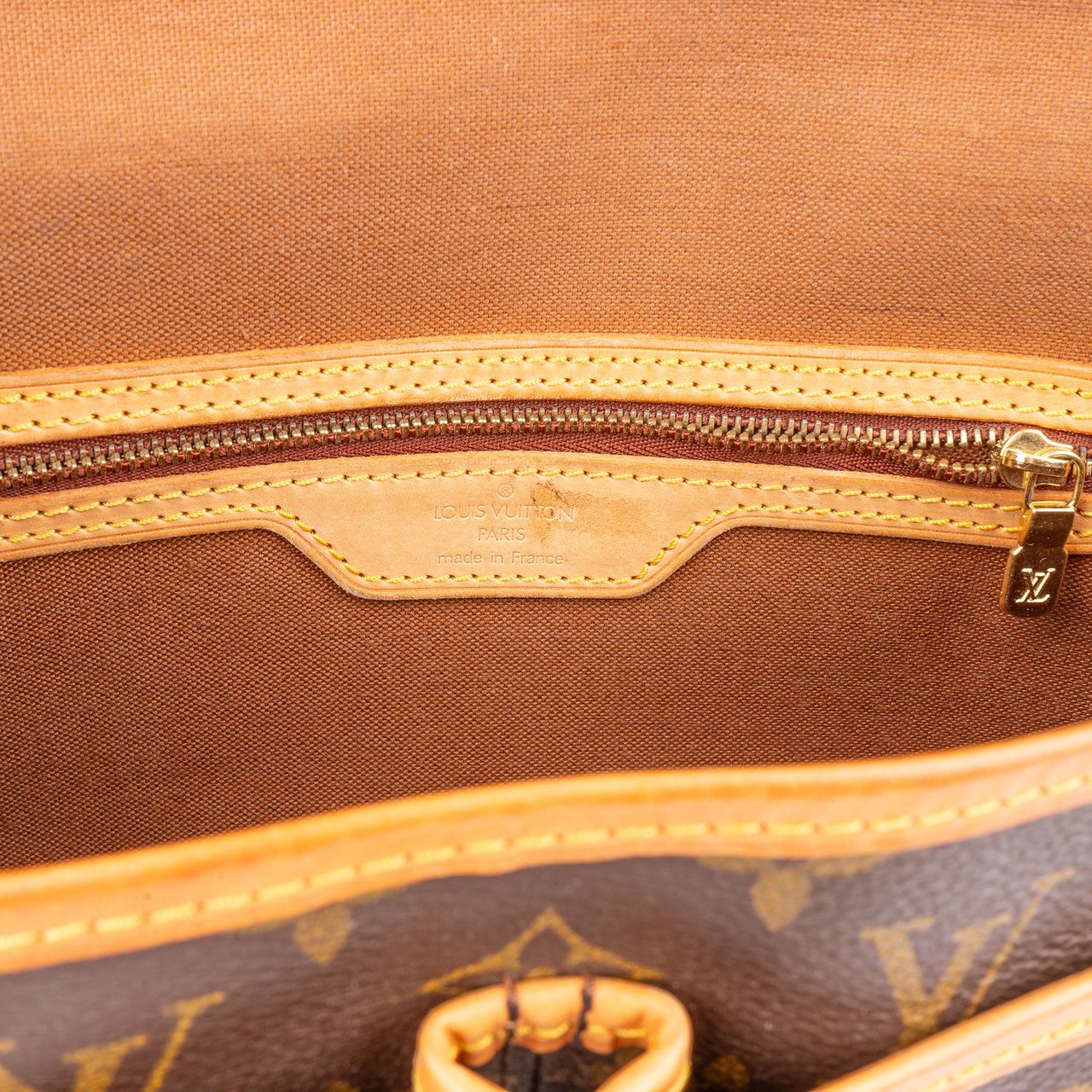 Louis Vuitton Canvas Monogram Gibeciere PM Crossbody Bag Bruin