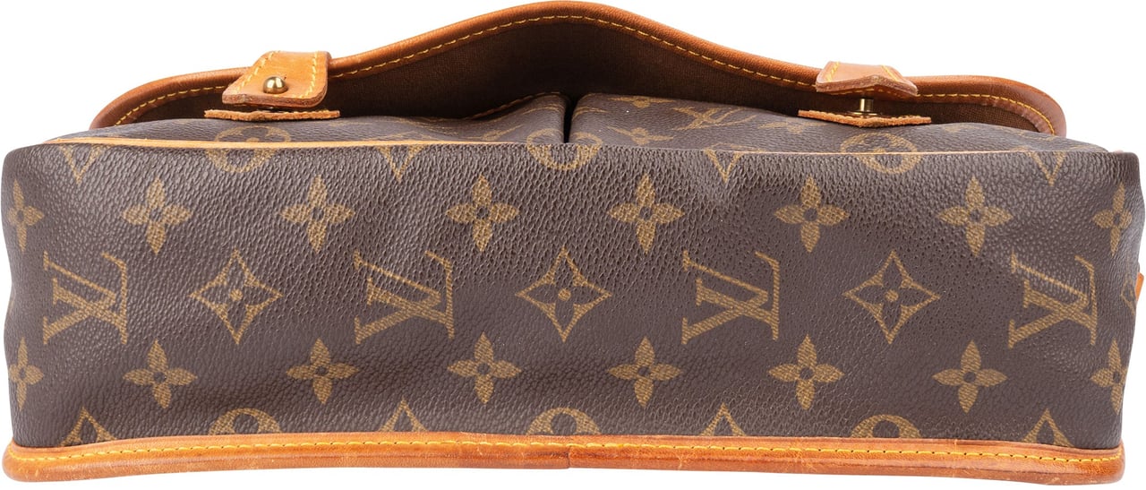 Louis Vuitton Canvas Monogram Gibeciere PM Crossbody Bag Bruin