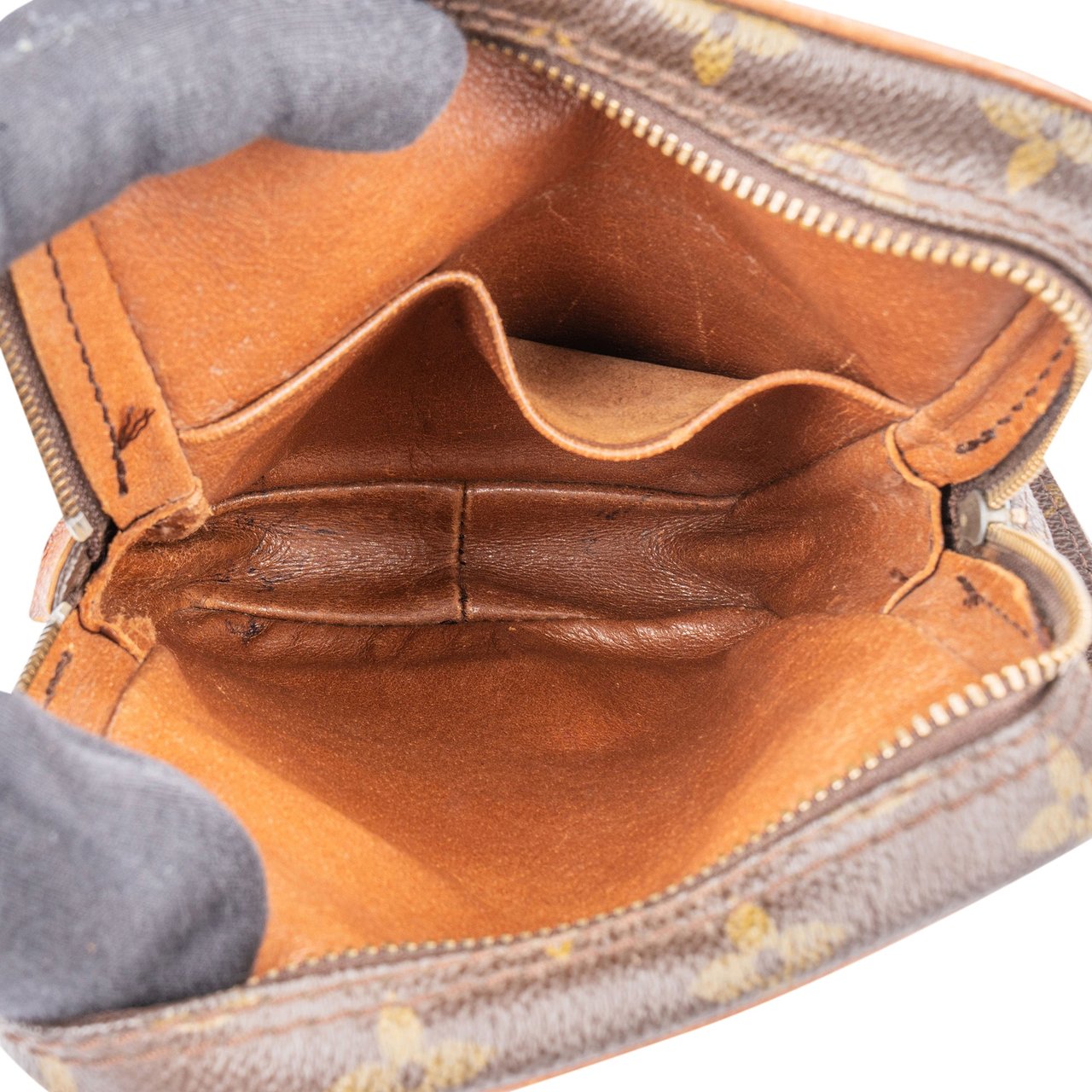 Louis Vuitton Louis Vuitton Canvas Monogram Amazon Crossbody Bag Bruin