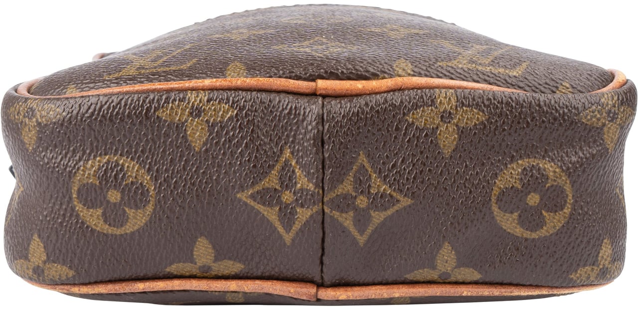 Louis Vuitton Louis Vuitton Canvas Monogram Amazon Crossbody Bag Bruin