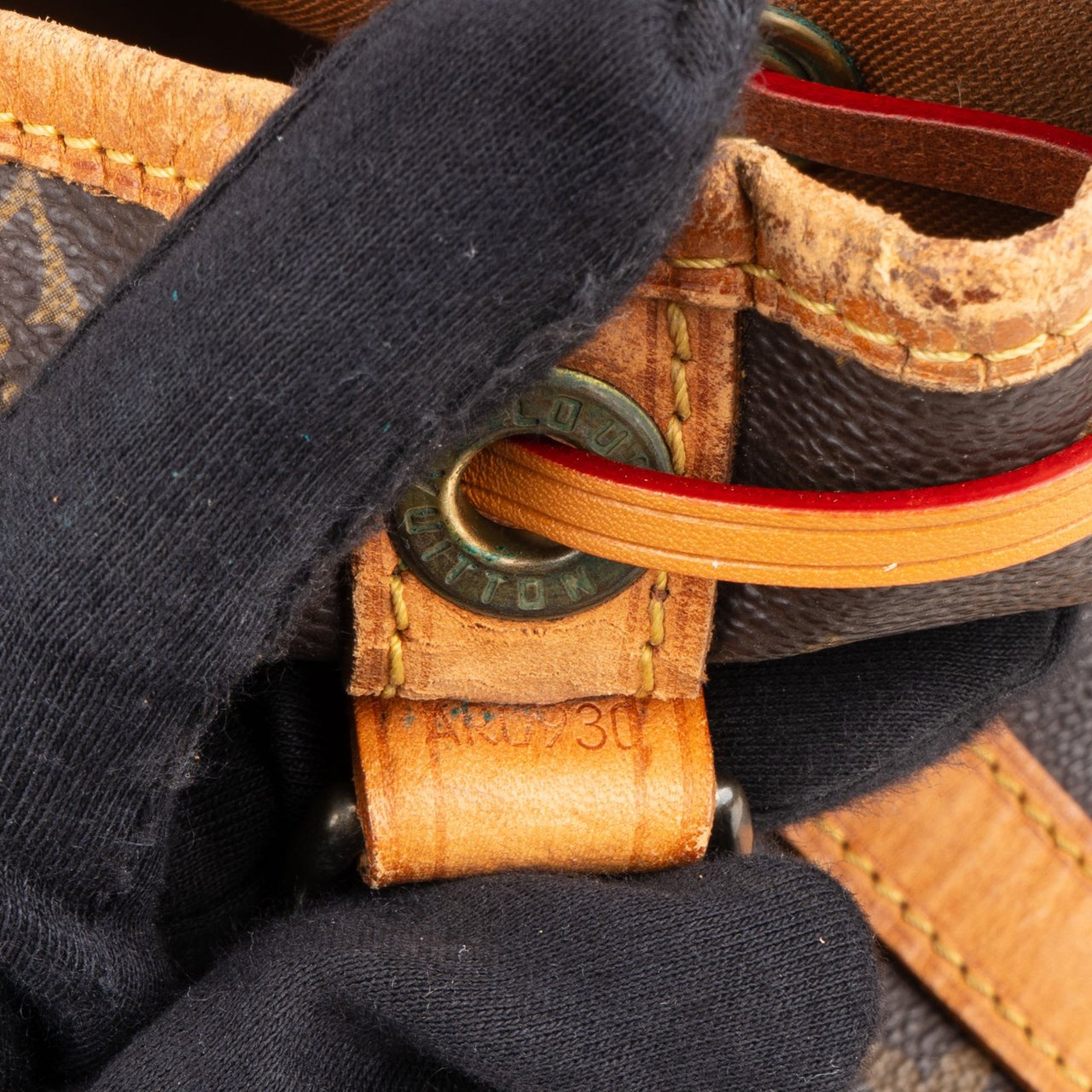 Louis Vuitton Louis Vuitton Canvas Monogram Sac Noe Grande Shoulder Bag Bruin