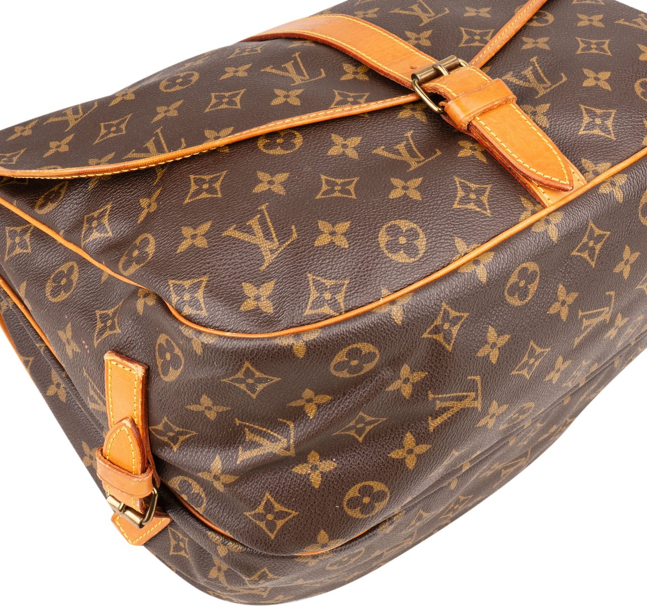 Louis Vuitton Louis Vuitton Canvas Monogram Saumur 35 Crossbody Bag Bruin